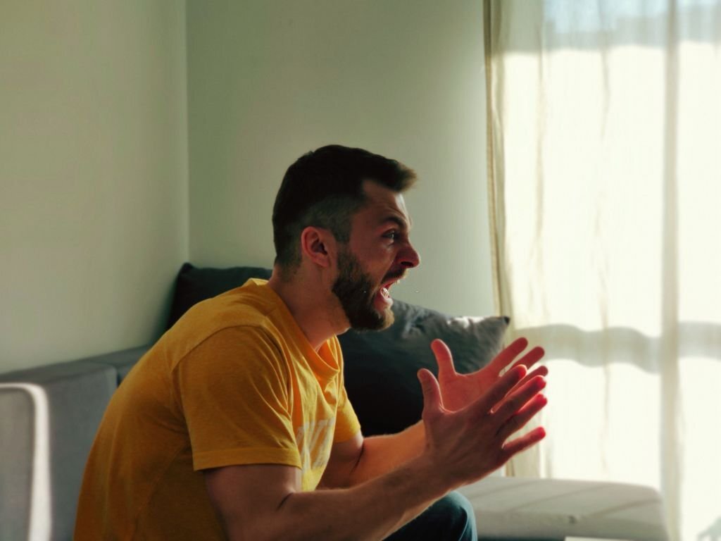Persona enojada y con ira